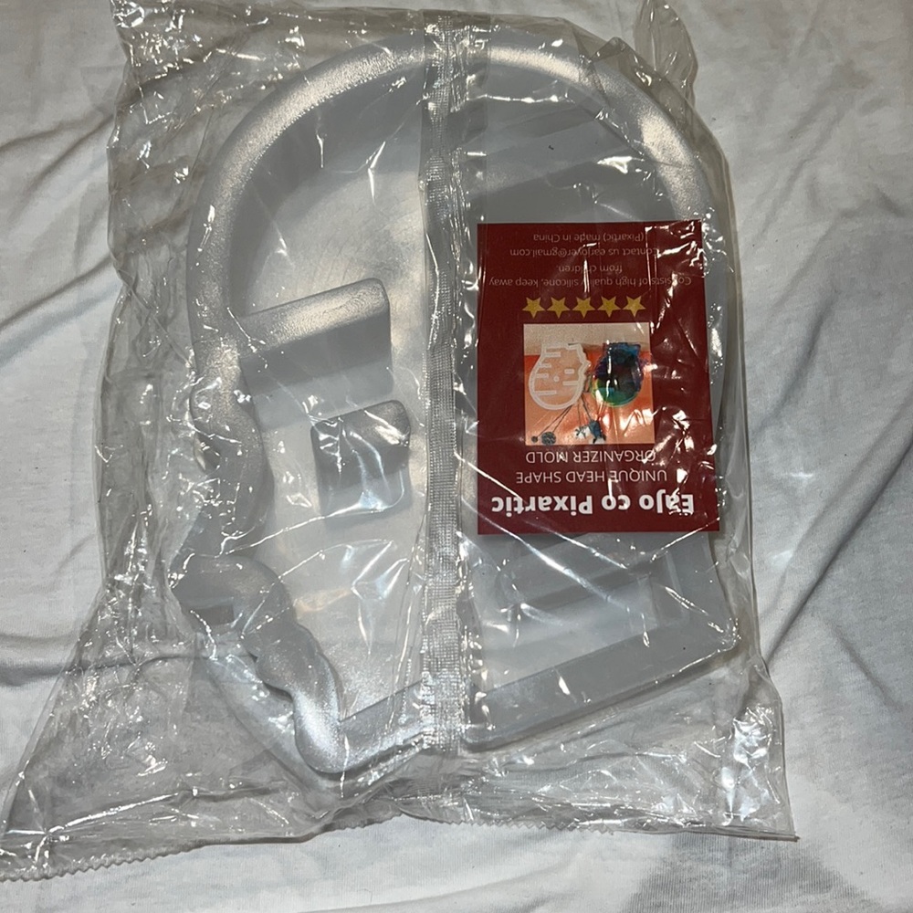 NIB Resin Silicone unique head organizer mold